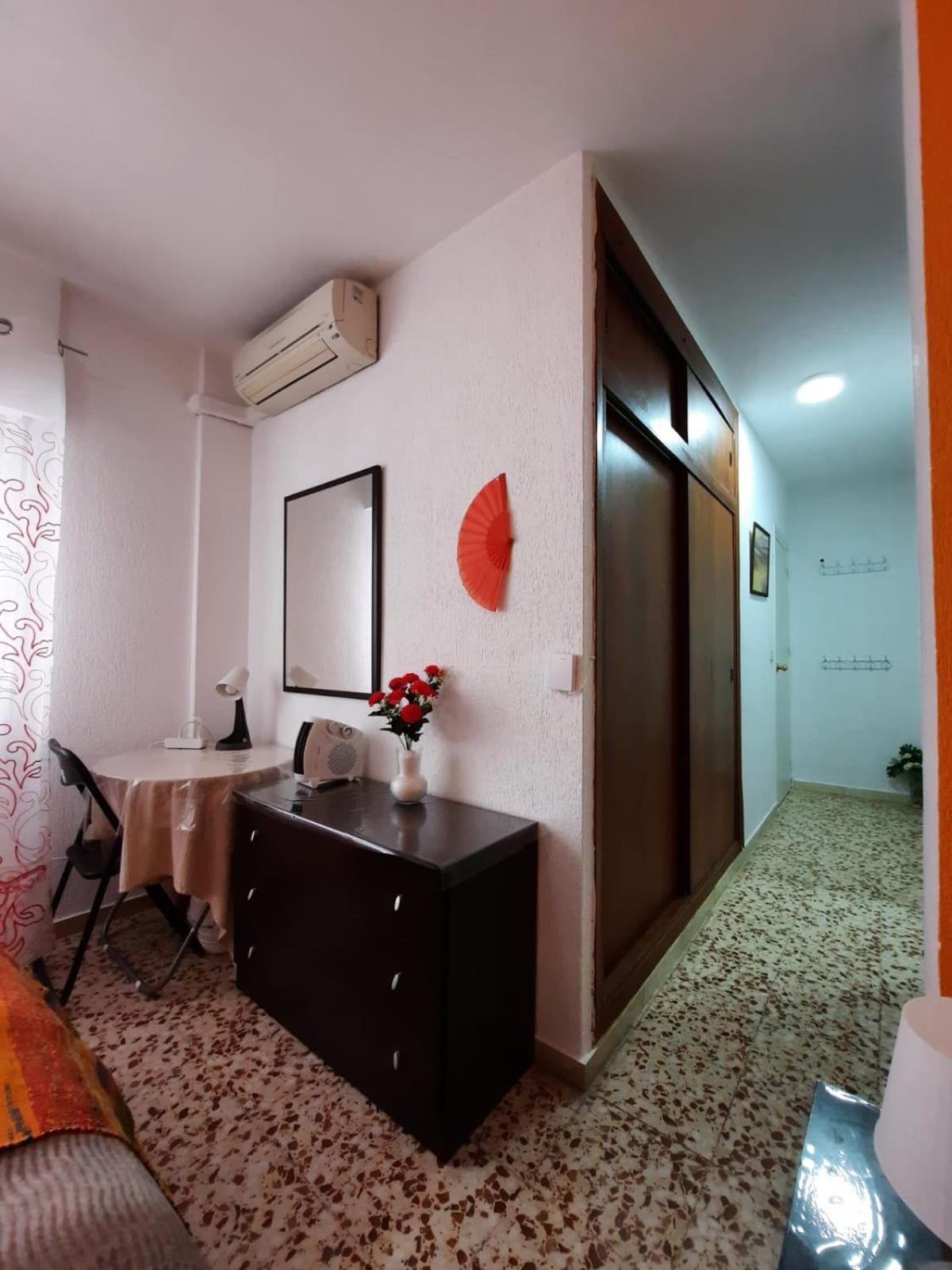 Habitaciones En Mi Piso Del Centro De Huelva Eksteriør billede