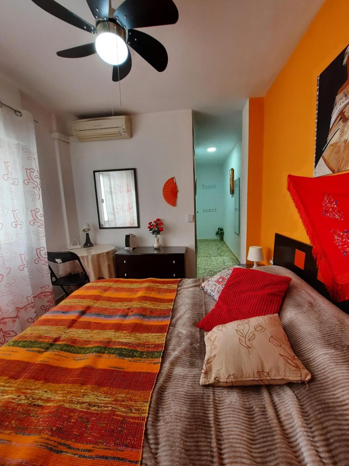 Habitaciones En Mi Piso Del Centro De Huelva Eksteriør billede